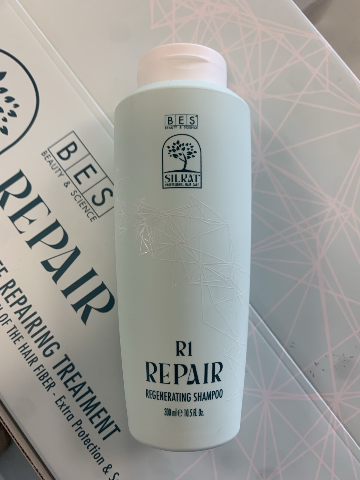 РЕГЕНЕРИРАЩ УКРЕПВАЩ ШАМПОАН R1 Bes Regenerating Repair Shampoo 300ml